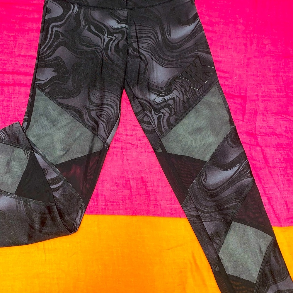 Victoria's Secret PINK Ultimate Mesh Shine Legging